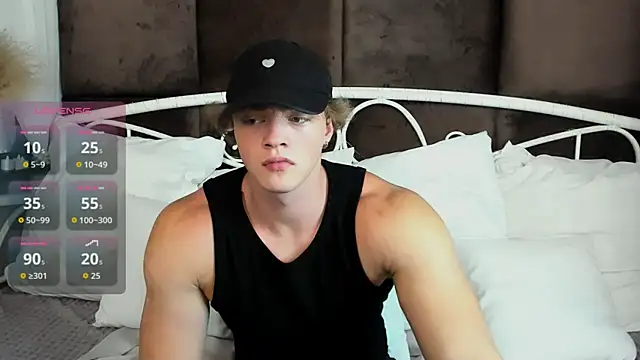 Snapshot of ChaseMuscular chatting on 28, 11, 2025 ChaseMuscular online show from 28, 11, 2025