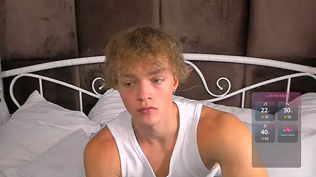 Snapshot of ChaseMuscular chatting on 19, 10, 2025 ChaseMuscular online show from 19, 10, 2025