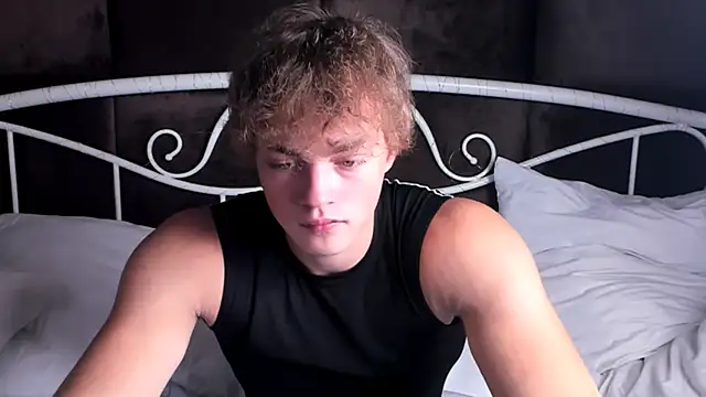 Snapshot of ChaseMuscular chatting on 25, 9, 2025 ChaseMuscular online show from 25, 9, 2025