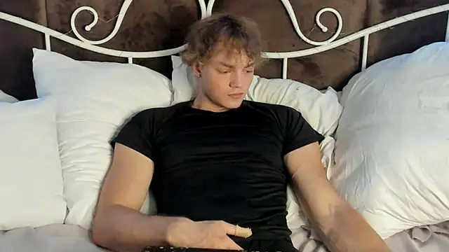 Snapshot of ChaseMuscular chatting on 2, 10, 2025 ChaseMuscular online show from 2, 10, 2025