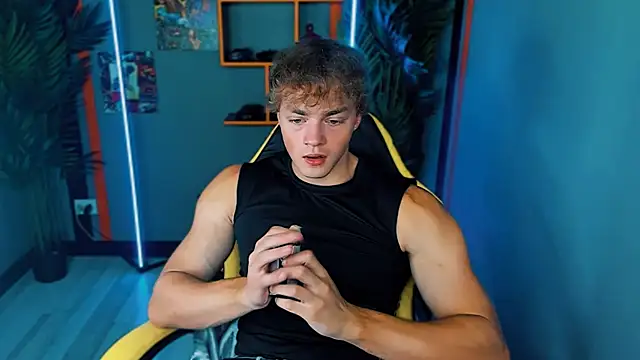 Snapshot of ChaseMuscular chatting on 20, 9, 2025 ChaseMuscular online show from 20, 9, 2025