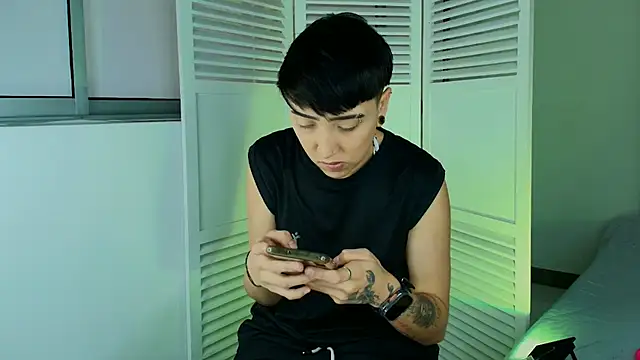 Eryx Eriscor online show from 11, 11, 2025