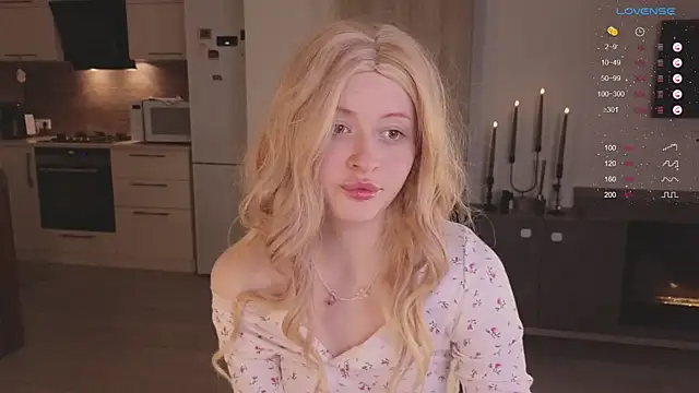 SabrinaCharm  online show from 16, 4, 2026