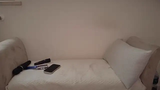 Petite36 online show from 6, 5, 2026