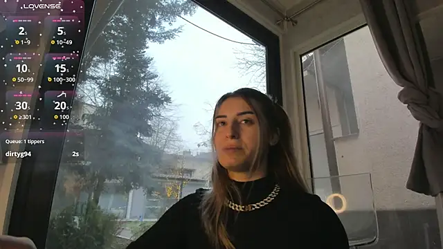 Ella Vee online show from 21, 12, 2025