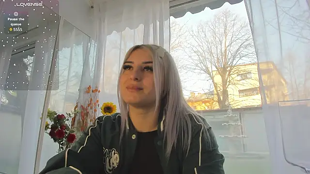 Ella Vee online show from 17, 3, 2026