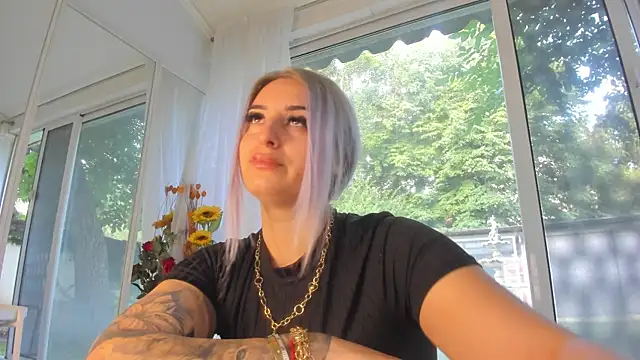 Ella Vee online show from 26, 7, 2026