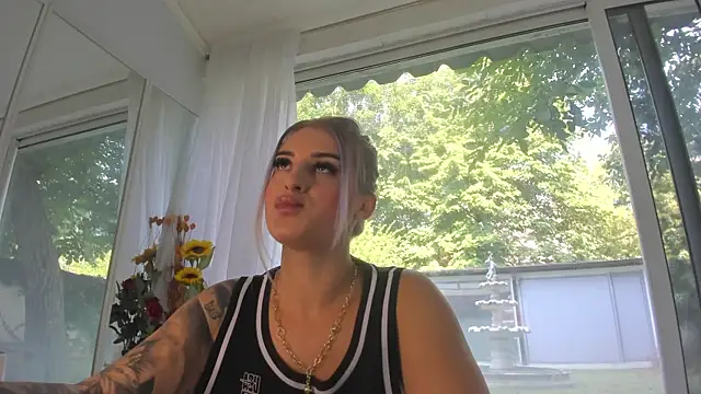 Ella Vee online show from 24, 7, 2026