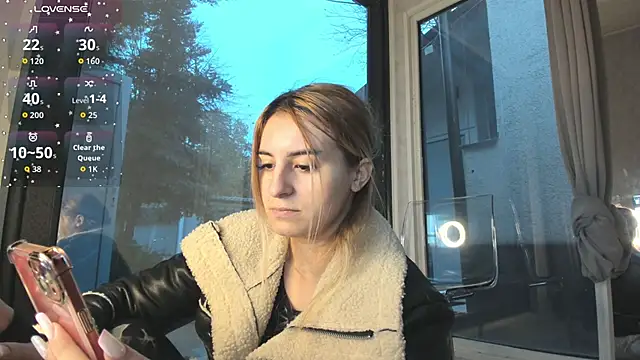 Snapshot of Ella_Vee chatting on 23, 11, 2025 Ella Vee online show from 23, 11, 2025