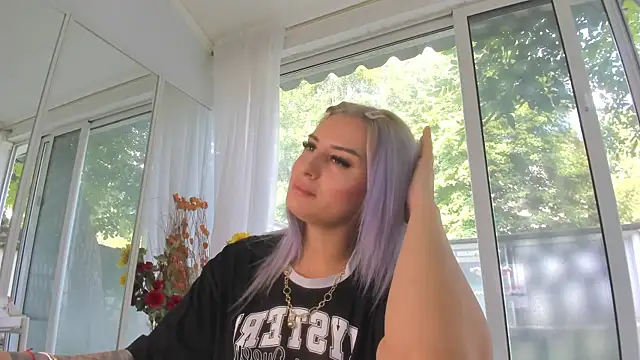 Ella Vee online show from 21, 7, 2026