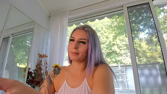 Ella Vee online show from 19, 7, 2026