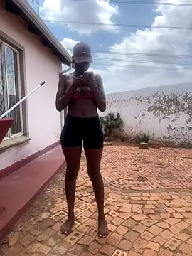 Melanin2002 online show from 6, 11, 2025