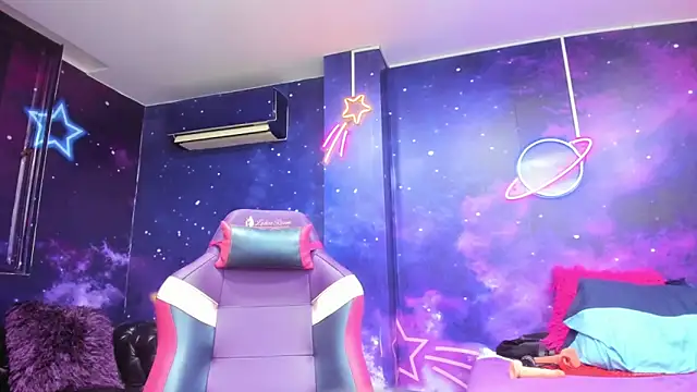 Snapshot of Thalia_Cortea chatting on 7, 11, 2025 Thalia Cortea online show from 7, 11, 2025