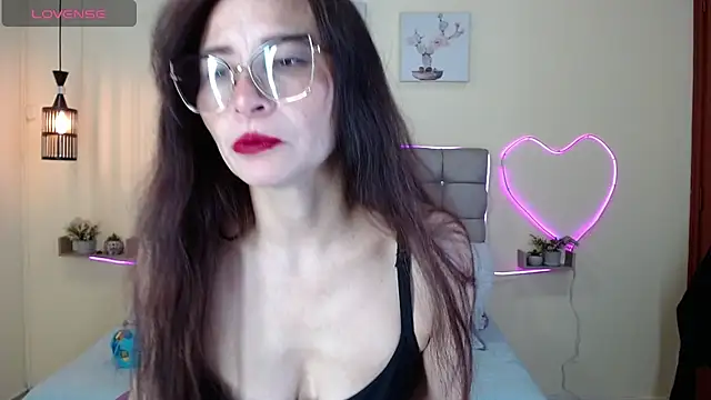 Snapshot of _naomi_s chatting on 20, 6, 2026 naomi s online show from 20, 6, 2026