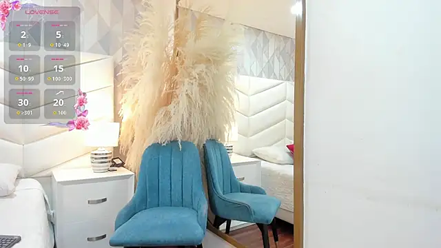 Snapshot of Nina_Ford_ chatting on 2, 12, 2025 Nina Ford online show from 2, 12, 2025