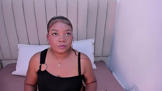 Snapshot of Afrodita_de_amor chatting on 28, 10, 2025 Afrodita de amor online show from 28, 10, 2025