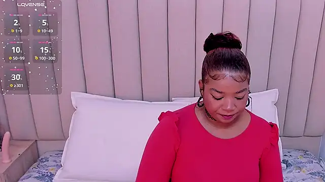 Snapshot of Afrodita_de_amor chatting on 2, 10, 2025 Afrodita de amor online show from 2, 10, 2025