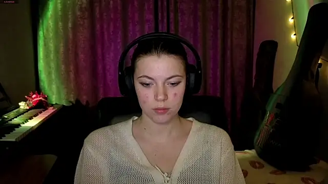 CutieAnny online show from 13, 4, 2026