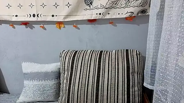 CutieAnny online show from 14, 12, 2025