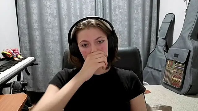 CutieAnny online show from 8, 5, 2026