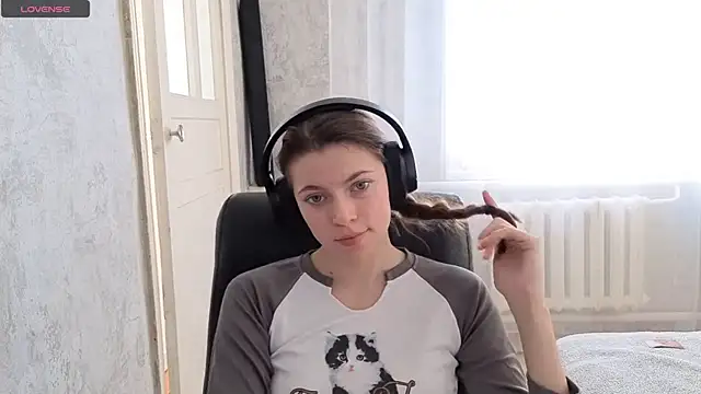 CutieAnny online show from 18, 12, 2025