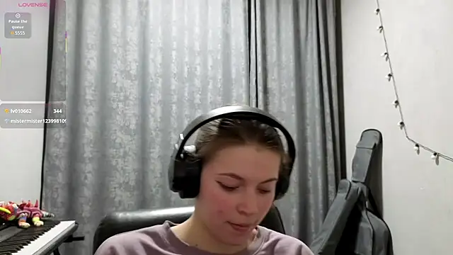 CutieAnny online show from 28, 4, 2026