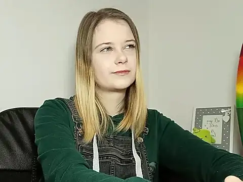 LydiaYoung online show from 20, 11, 2025