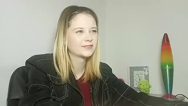 LydiaYoung online show from 13, 10, 2025