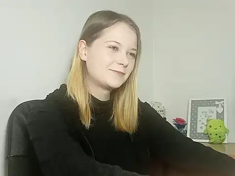 LydiaYoung online show from 6, 11, 2025