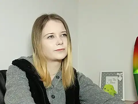 LydiaYoung online show from 14, 11, 2025