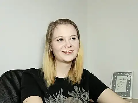 LydiaYoung online show from 30, 9, 2025