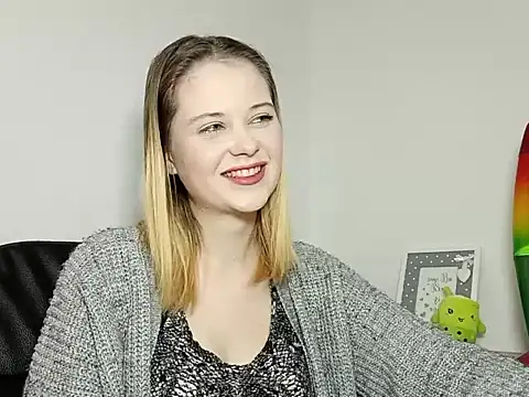 LydiaYoung online show from 7, 10, 2025