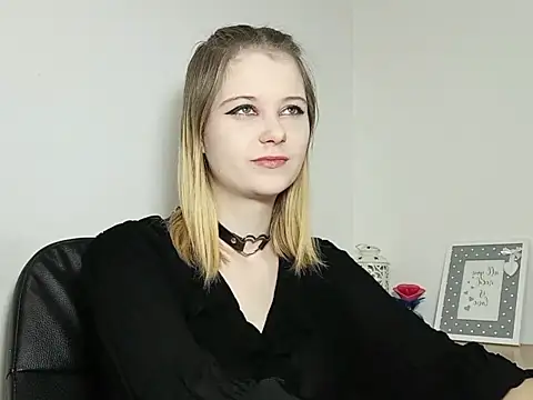 LydiaYoung online show from 17, 9, 2025