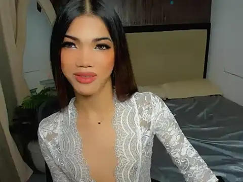 CassieSommereux online show from 16, 12, 2025