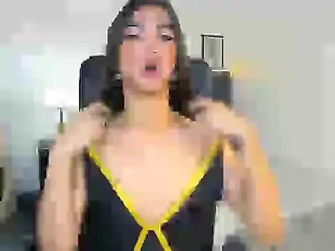 CassieSommereux online show from 20, 10, 2025