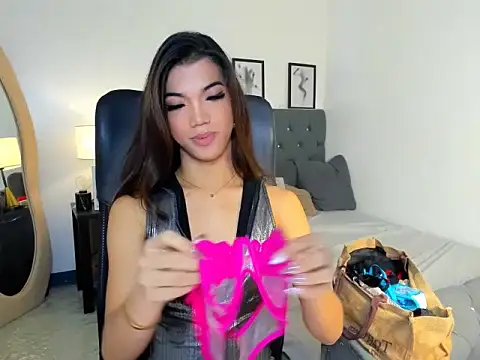 CassieSommereux online show from 15, 11, 2025