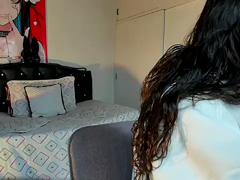 Skylovershot online show from 14, 2, 2026