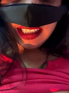 Snapshot of V-Hot-Sweti chatting on 8, 11, 2025 V-Hot-Sweti online show from 8, 11, 2025