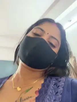 Snapshot of V-Hot-Sweti chatting on 5, 10, 2025 V-Hot-Sweti online show from 5, 10, 2025