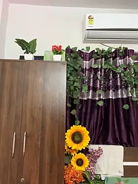 Snapshot of V-Hot-Sweti chatting on 16, 10, 2025 V-Hot-Sweti online show from 16, 10, 2025