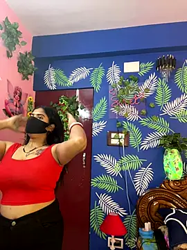 Snapshot of V-Hot-Sweti chatting on 15, 12, 2025 V-Hot-Sweti online show from 15, 12, 2025