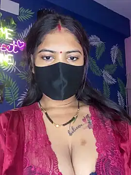 Snapshot of V-Hot-Sweti chatting on 19, 12, 2025 V-Hot-Sweti online show from 19, 12, 2025