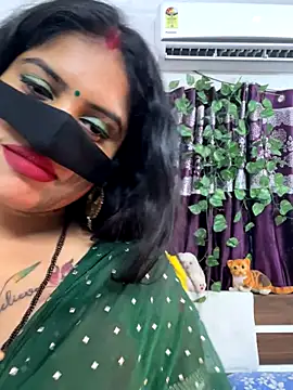 Snapshot of V-Hot-Sweti chatting on 30, 10, 2025 V-Hot-Sweti online show from 30, 10, 2025