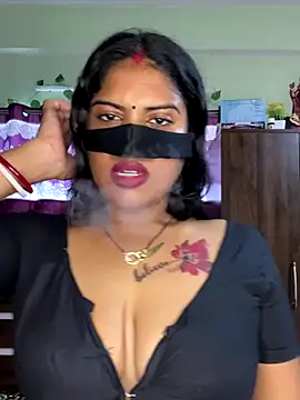 Snapshot of V-Hot-Sweti chatting on 21, 9, 2025 V-Hot-Sweti online show from 21, 9, 2025