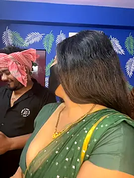 Snapshot of V-Hot-Sweti chatting on 30, 11, 2025 V-Hot-Sweti online show from 30, 11, 2025