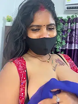 Snapshot of V-Hot-Sweti chatting on 9, 10, 2025 V-Hot-Sweti online show from 9, 10, 2025