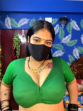 Snapshot of V-Hot-Sweti chatting on 13, 11, 2025 V-Hot-Sweti online show from 13, 11, 2025