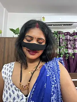 Snapshot of V-Hot-Sweti chatting on 31, 10, 2025 V-Hot-Sweti online show from 31, 10, 2025