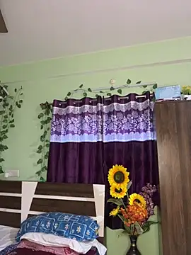 Snapshot of V-Hot-Sweti chatting on 24, 9, 2025 V-Hot-Sweti online show from 24, 9, 2025