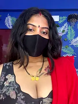 Snapshot of V-Hot-Sweti chatting on 24, 11, 2025 V-Hot-Sweti online show from 24, 11, 2025